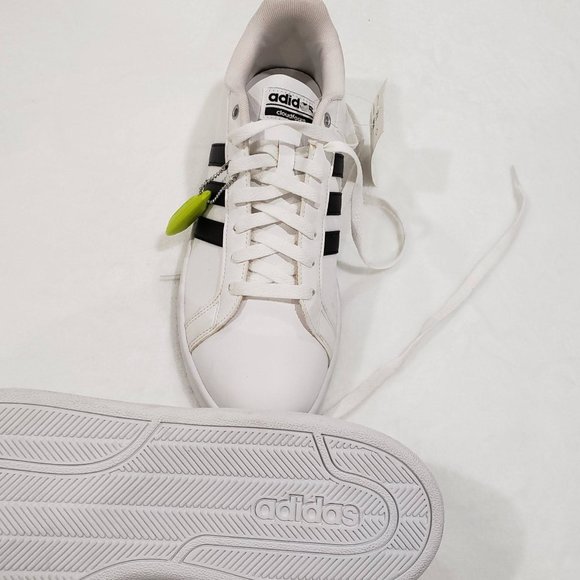 Adidas Sneaker - Picture 2 of 4